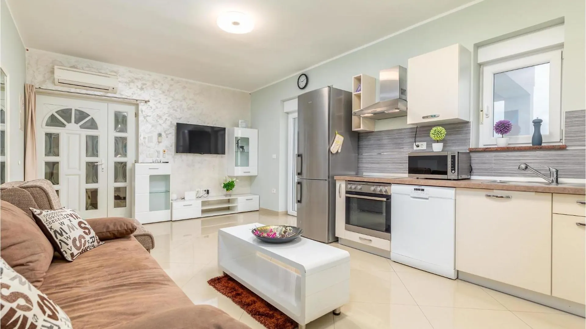 Beautiful Home In Pula With Jacuzzi Vintijan 0*,