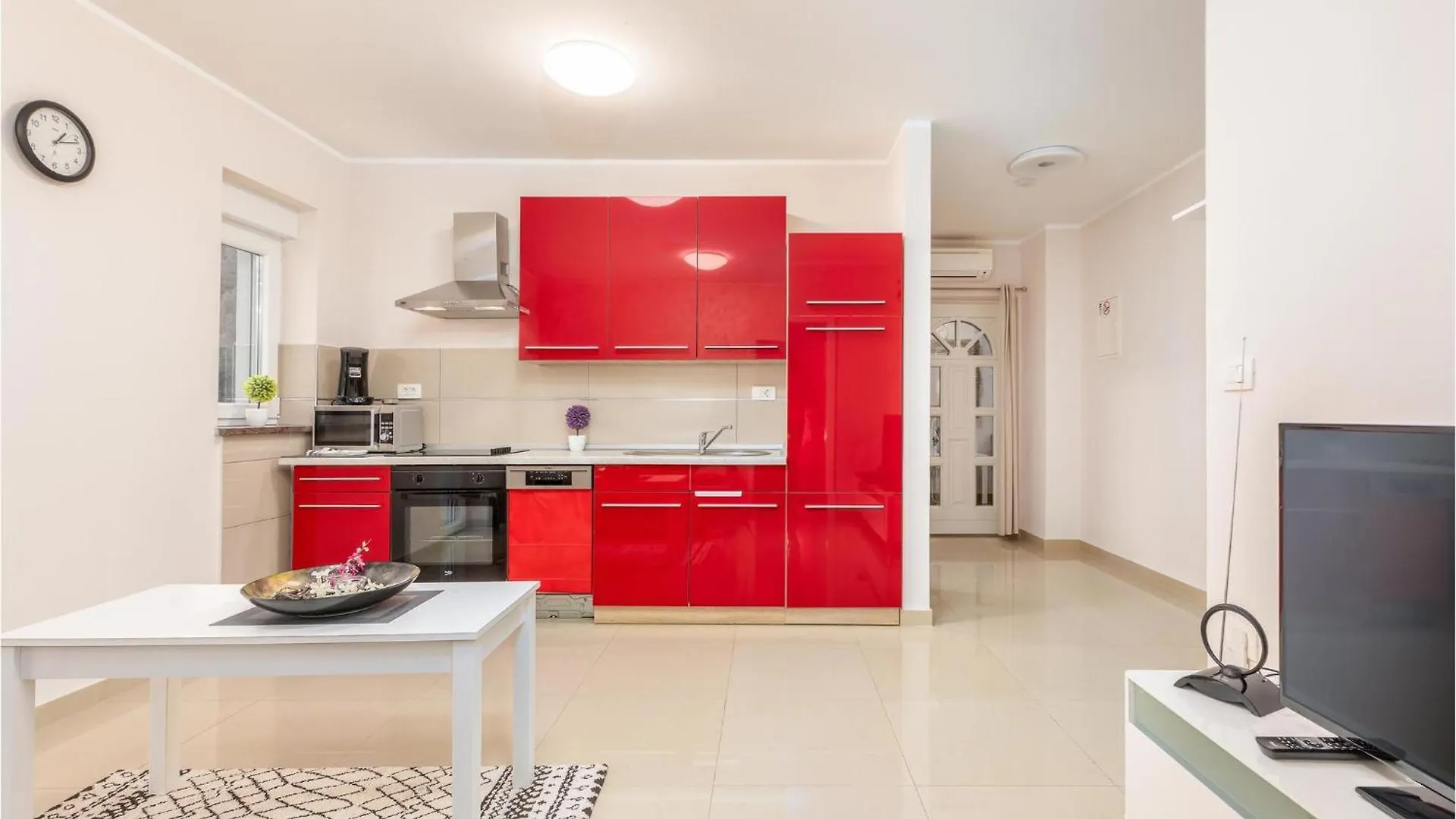 Feriehus Beautiful Home In Pula With Jacuzzi Vintijan
